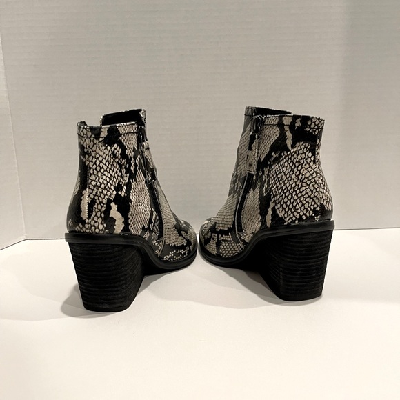 Women's Dr. Scholl's Morgan Wedge Bootie Black/White Snake Print Faux Leather. - Picture 9 of 9